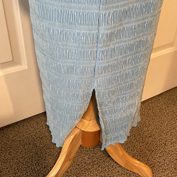 L’ide’e Pleated Gown Light Blue Size 10 in Like New Condition - Picture 6 of 11